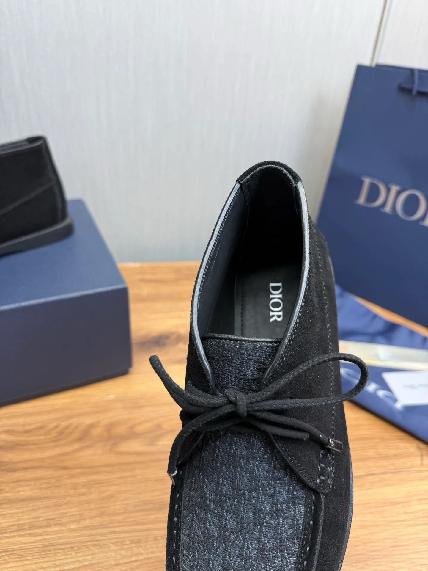 Factory price 620💰 [Dior] Men’s official website na hot sale🔥Imported cowhide + cowhide lining. Original rubber wear-resistant outsole. High quality shipment ⬆️Code number 38-44, (45 customized)